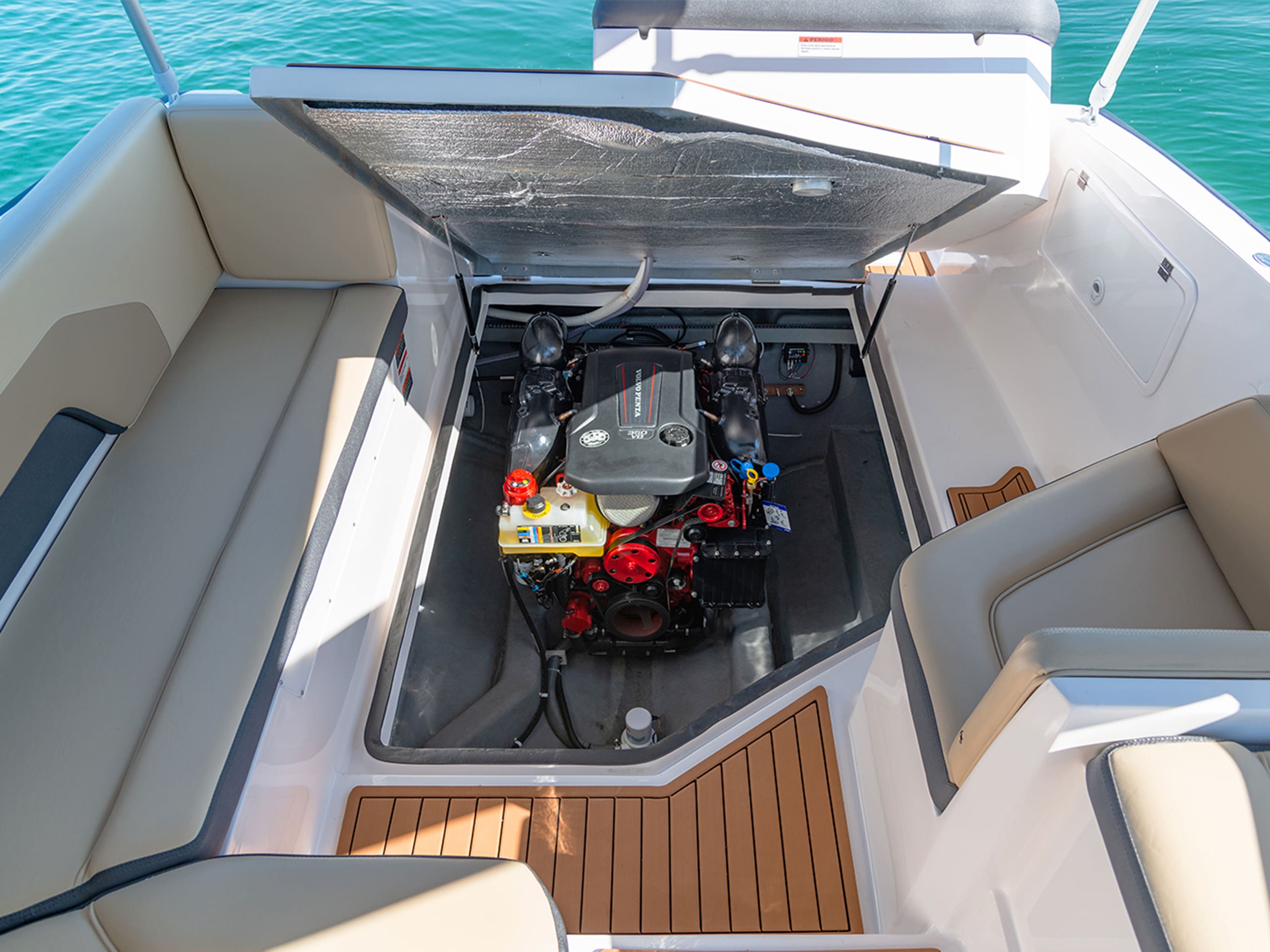V300 Crossover V10 cockpit
